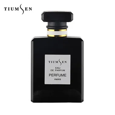 काली चौकोर इत्र की बोतल