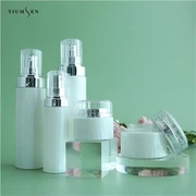 कस्टम स्किनकेयर बोतलें