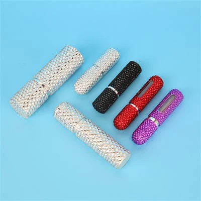 छोटी इत्र स्प्रे बोतल